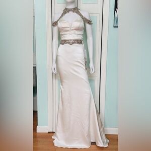 Size 0 Colors 1950 White Satin Prom Wedding Reception Pageant Gown Fitted dress